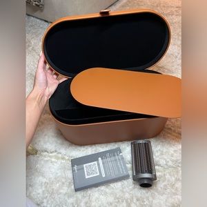 DYSON AIRWRAP CASE + ACCESORIES